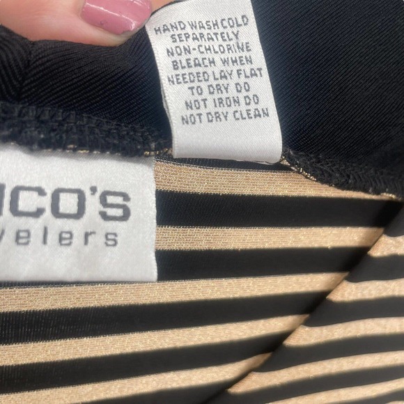 Chico’s Black Gold Shimmer Striped Scoop Front V Back Top Size 3, US 16/X-Large - Picture 7 of 8